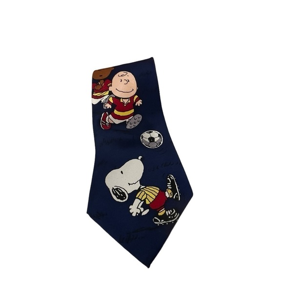 Peanuts tie with Charley Brown and gang playing soccer Blue 55 X 4 inches - Picture 1 of 4